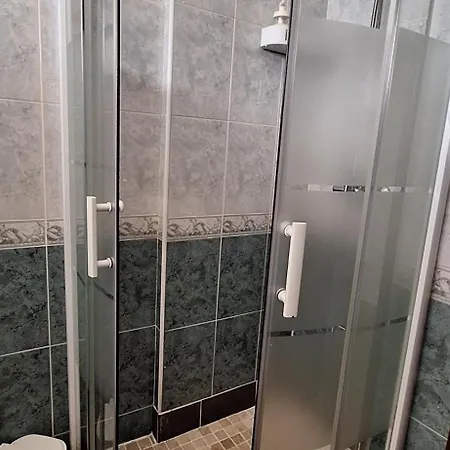 Manu's Place شقة البوفيرا